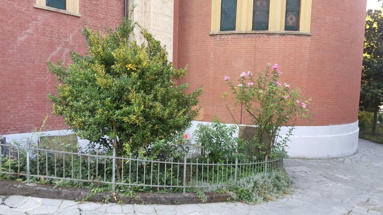 Ferienwohnung Location Turistic Monolocale Nel Parco Del Santuario Asti Exterior foto