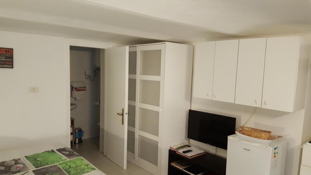 Ferienwohnung Location Turistic Monolocale Nel Parco Del Santuario Asti Exterior foto